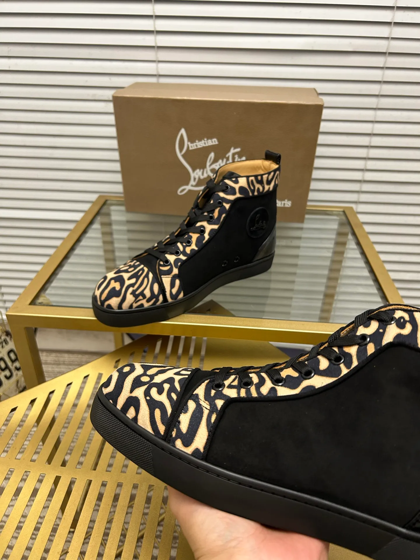 (Customized model) Ex-factory price is 540. christian louboutin (CL red sole shoes) counter series, casual sneakers for couples 📢 📢 📢 Exclusive hot style release 🎈🎈💪 Movable latex feet 👻 Finished outsole line [Proud] 😝Female 35-40# Male 38#-46, global supply😝 [Top version]: Original imported genuine leather upper, top original leather lining, original molded TPU outsole, original 1:1 detail processing, original shoe last,